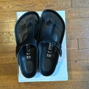 Birkenstock papillio gizeh platform.